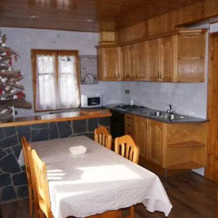 Apartaments Pont Romanic Espot Exterior photo