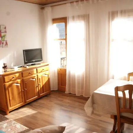 Apartaments Pont Romanic Espot Exterior photo