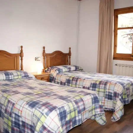 Apartaments Pont Romanic Espot Exterior photo
