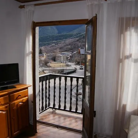 Apartaments Pont Romanic Espot Exterior photo