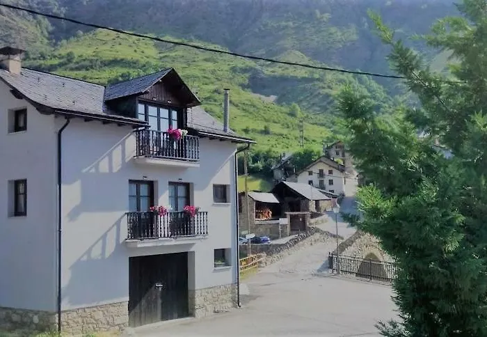 Apartaments Pont Romanic
