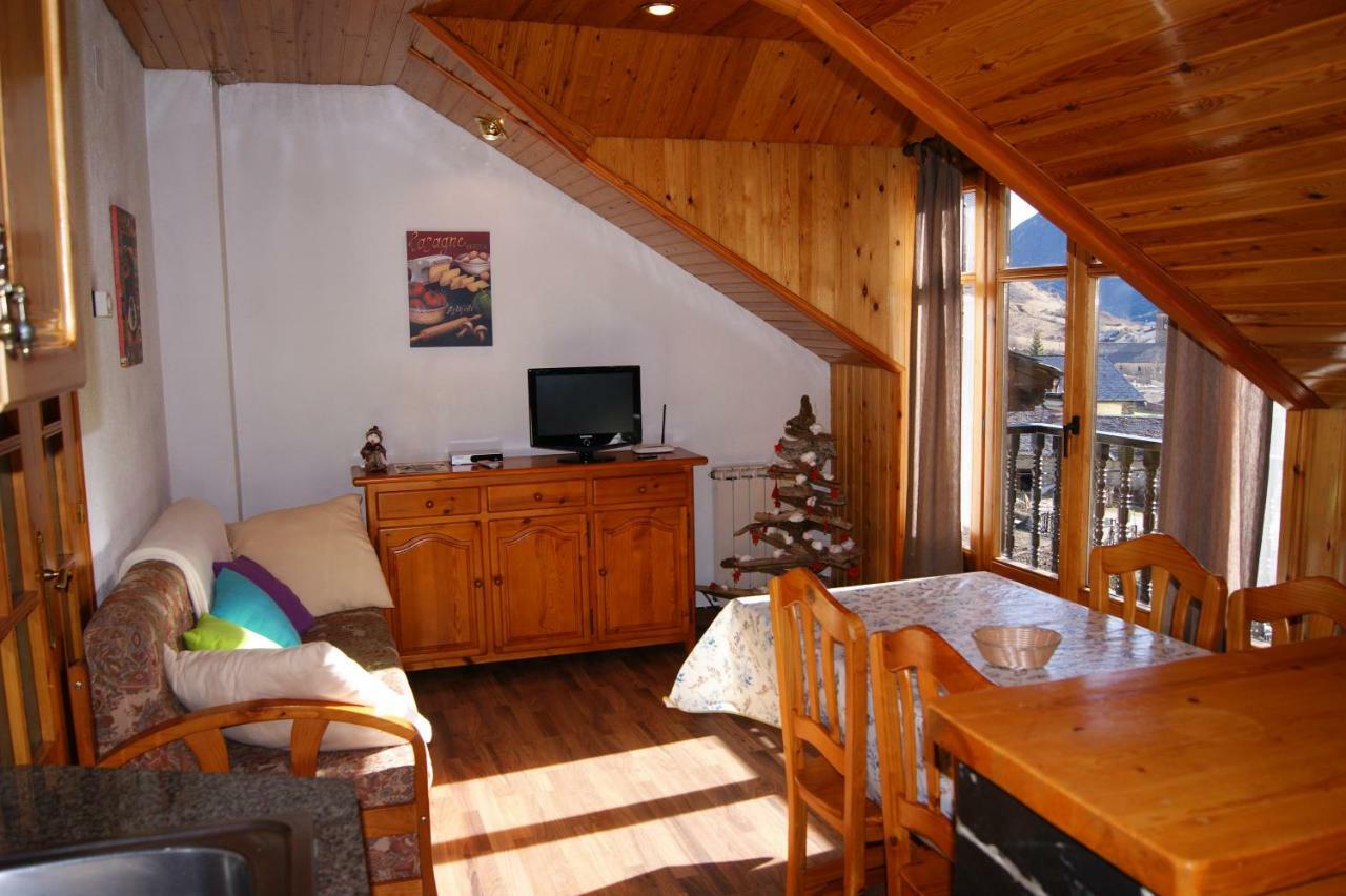 Pont Romanic Apartment *
